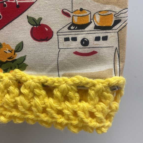 🍉🍎🏡🍽️🥗🍅🍅🍑🍒 - Picture 4 of 4